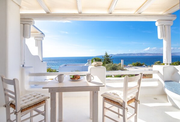 House, 1 Bedroom (2) | Balcony - Karystos Villas (Karystos)