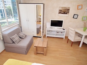 Studio | Wohnzimmer | LCD-Fernseher, Computer