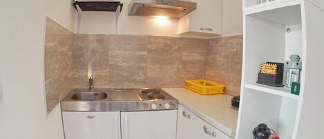Apartment, 1 Bedroom | Private kitchenette