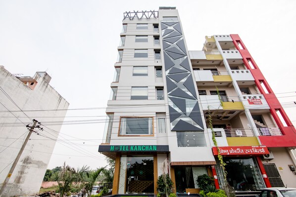 Mặt tiền nơi lưu trú