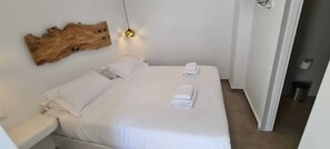 In-room safe, iron/ironing board, free WiFi, bed sheets - Eternal Town  (Mykonos)