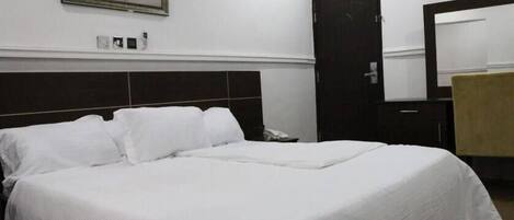 Bureau, Wi-Fi gratuit, draps fournis