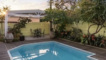 Piscine extérieure (ouverte en saison)