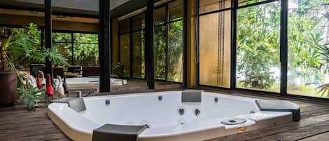 Villa | Jetted tub