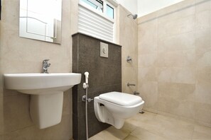 Villa | Bathroom | Shower, rainfall showerhead, free toiletries, towels - The Z Villa One by Vista Rooms (Vythiri)