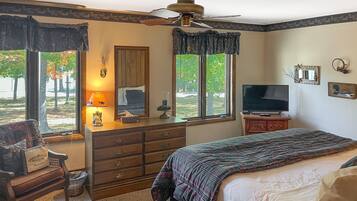 2 bedrooms, free internet, bed sheets