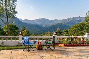 Terrace/patio - Pihoo Villa by Vista Rooms (Coonoor)