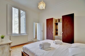 3 chambres, fer et planche à repasser, Wi-Fi gratuit, draps fournis