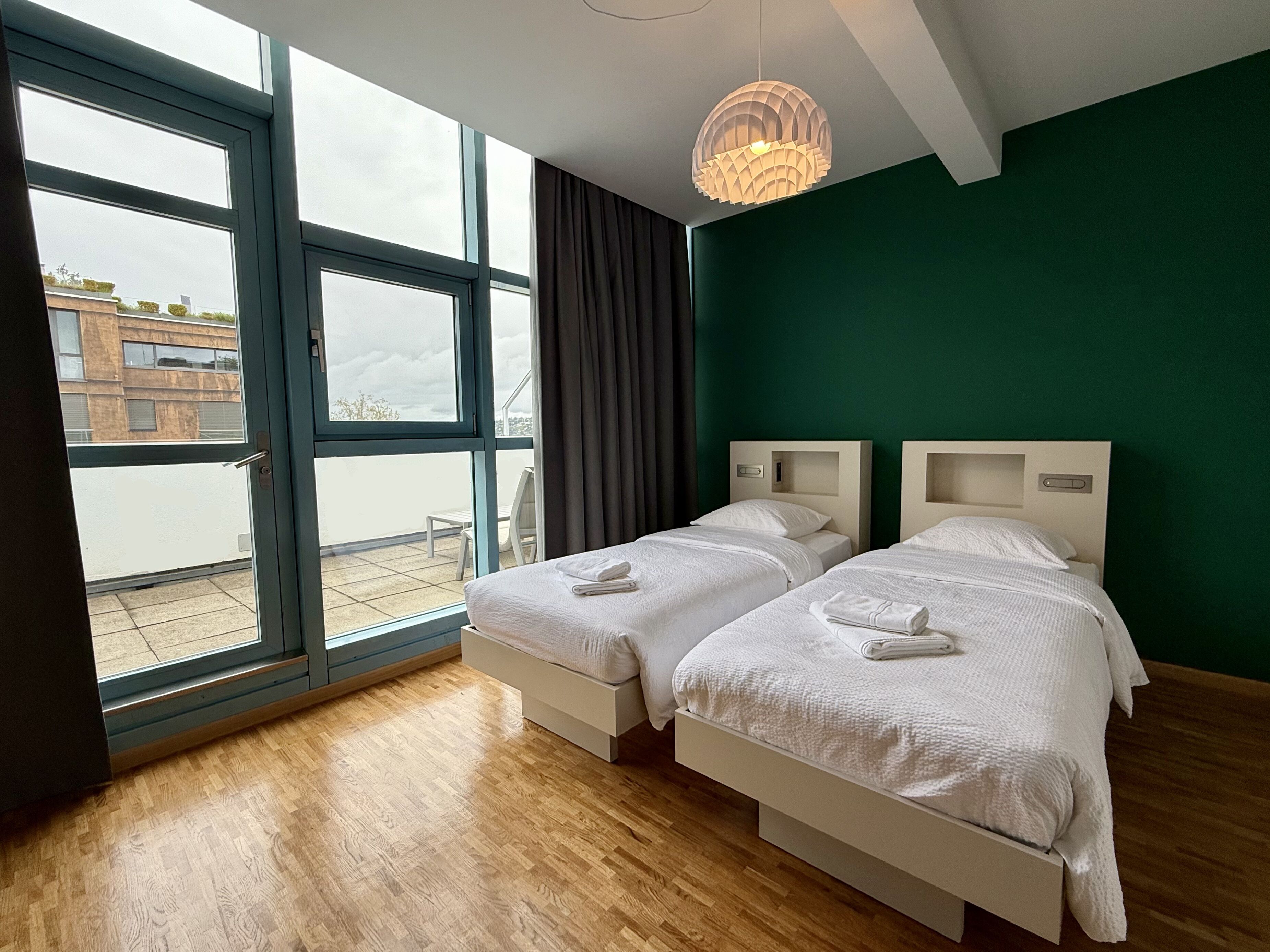 Premium bedding, in-room safe, blackout curtains, free WiFi