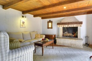 Interior - House with pool and jacuzzi (Gracišce)