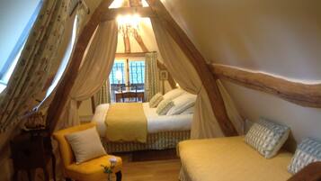 1 chambre, bureau, fer et planche Ă repasser, lit parapluie