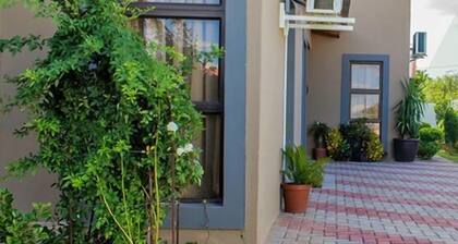 Luxlusive Guest House