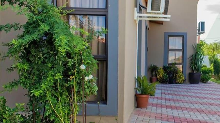 Luxlusive Guest House