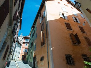 Exterior - Renovated 2-Bedroom Apartment in Fortified City Center, Briançon (Briançon)