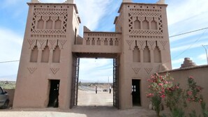 Front of property - Auberge Famille Benmoro (Skoura)