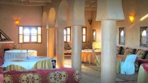 Lobby sitting area - Auberge Famille Benmoro (Skoura)