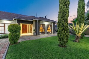 Property grounds - Orchid Luxury Boutique Guest House (Gaborone)