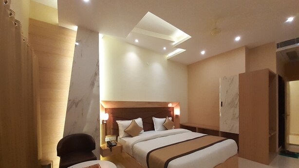 Unclassified image, 1 of 49, button - Bharat Hotel (Kota)