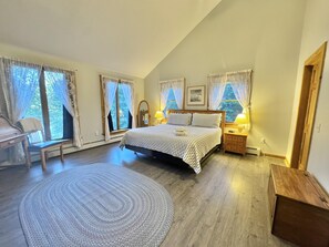 3 chambres, fer et planche à repasser, Wi-Fi, draps fournis