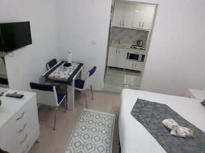 Apartment, 2 Bedrooms (Garden) | Living area
