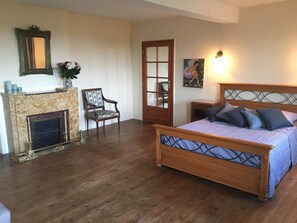 Superior tweepersoonskamer, toegang tot zwembad, uitzicht op tuin | Individueel gedecoreerd, individueel gemeubileerd, gratis wifi