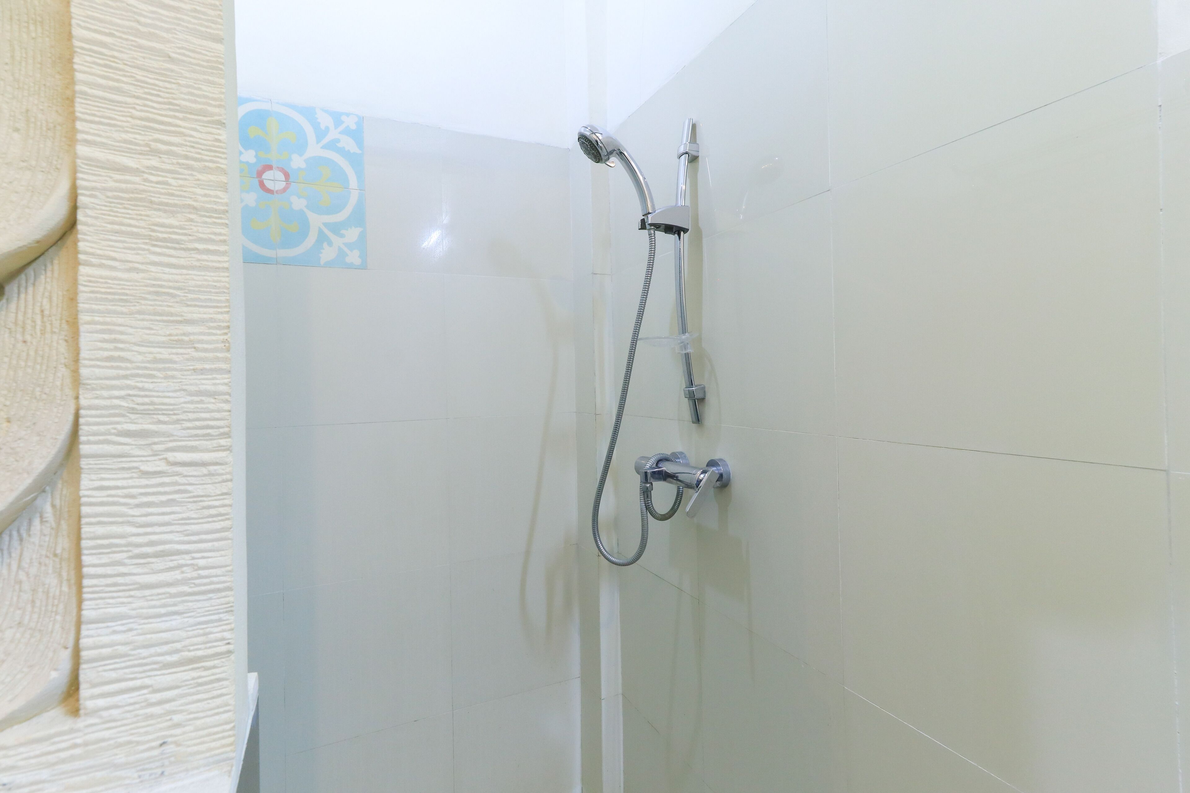 Shower kamar mandi