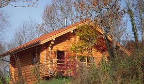 Exterior - Rustic cabin with wood stove - 3 ppl, pets allowed (Saint-Martin-la-Sauveté)