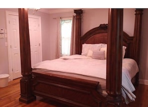 6 bedrooms, iron/ironing board, WiFi, bed sheets