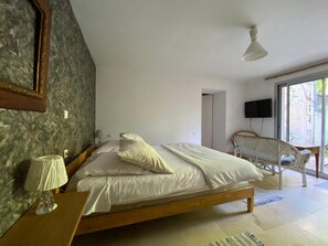 Free WiFi, bed sheets - Moulin de la Papeterie Chambres d'hôtes (La Creche)