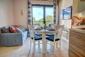 Premium-lejlighed - 1 soveværelse (301) | Opholdsområde | Gulvvarme