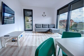 Apartment, 2 Bedrooms (305) | Living room | Heated floors