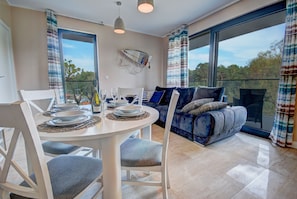 Premium-lejlighed - 1 soveværelse (301A) | Opholdsområde | Gulvvarme