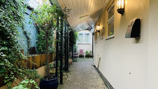 Property grounds - Luton Hotel Residence (Luton)