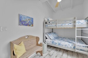 5 bedrooms, free WiFi, bed sheets