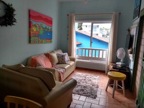 TV - Unforgettable holidays in Bombinhas - Apt downtown, seafront for 5 people (Centro)