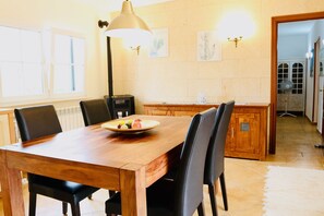 تناول الطعام