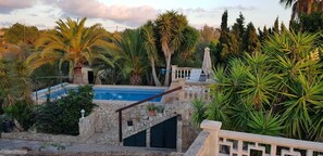 حمّام سباحة خارجي