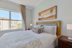 2 عدّة غرف نوم وستائر تعتيم ومكواة/لوح كي وواي فاي مجانًا