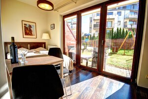 标准公寓 (B3) | 起居区 | 32-英寸液晶电视 （配备有线频道）、电视