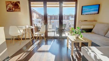 Studio Suite Standar | 1 kamar tidur, Wi-Fi gratis, dan seprai linen