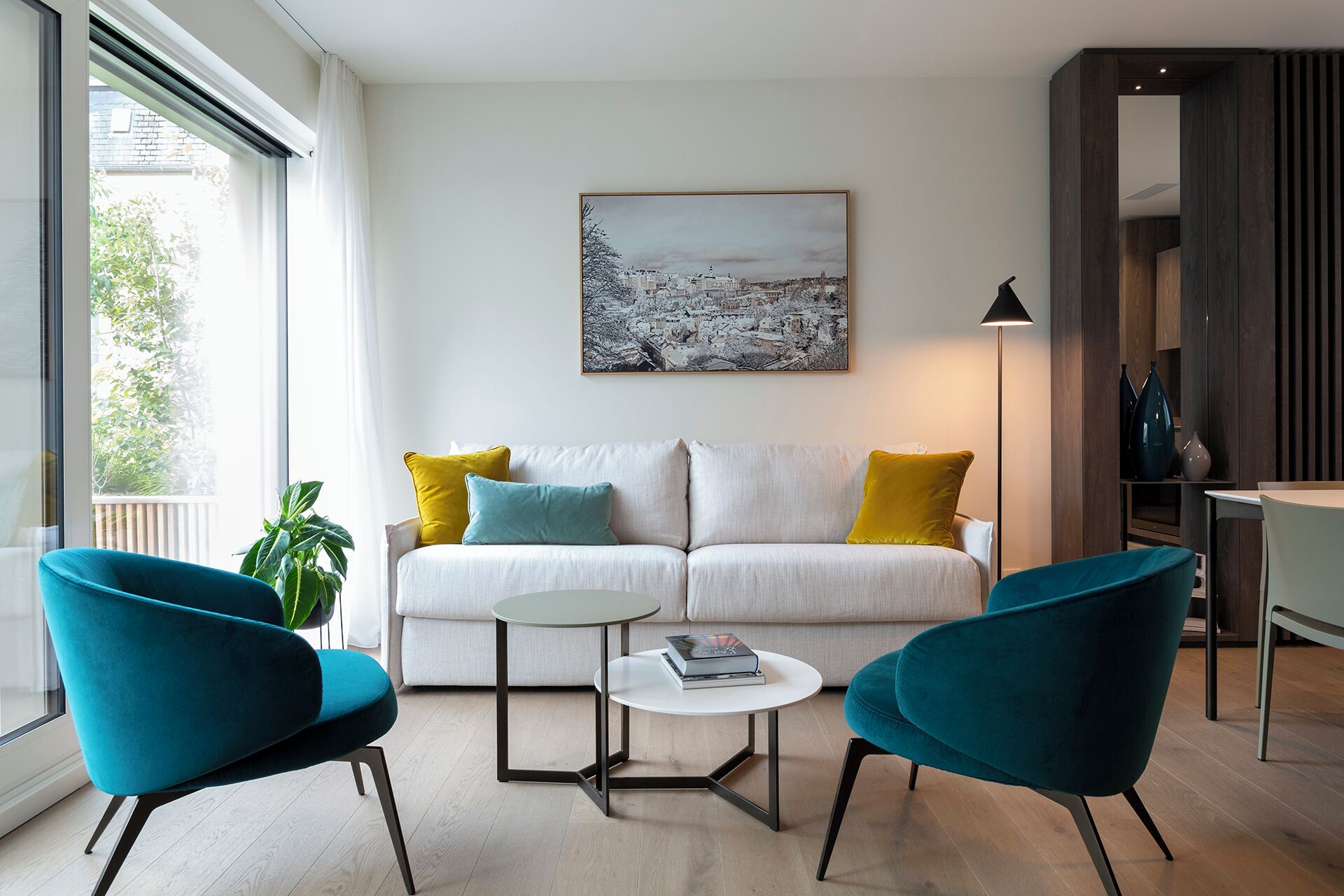 Exclusive Duplex | Living room | 107-cm Smart TV with satellite channels, TV