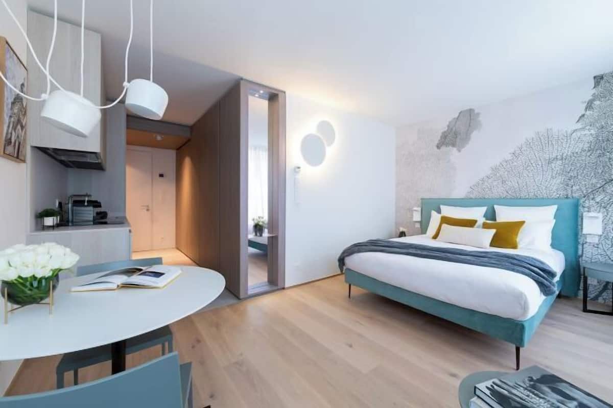 Coffres-forts dans les chambres, bureau, rideaux occultants