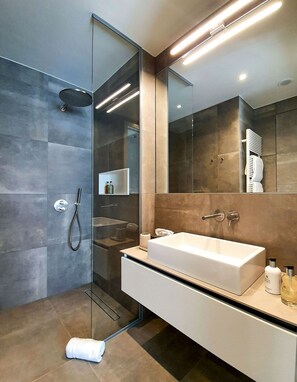 Presidential Penthouse, City View | Bathroom | Shower, hair dryer, heated floors, towels
