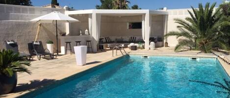 Piscine extérieure, piscine chauffée