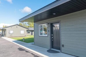 Exterior detail - Mt. Views • Downtown Walkable • Kitchen • Laundry! (Palmer)