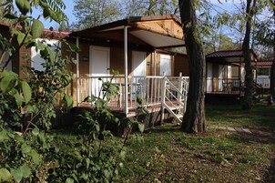 Bungalow (2 Adults - No Kitchen) | Wifi gratis y ropa de cama