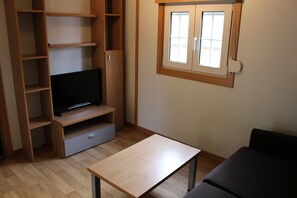 Bungalow (5 Adults) | Wohnzimmer | Flachbildfernseher