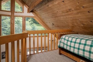 5 bedrooms, WiFi, bed sheets