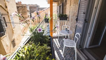 Appartement, balkon | Uitzicht vanaf balkon