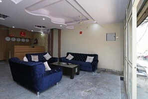 Property grounds - Hotel Aerosky (New Delhi)